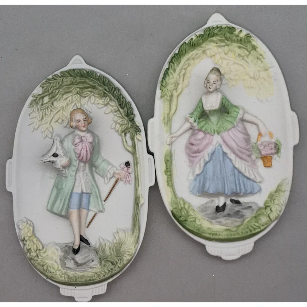 Vintage Chase Occupied Japan Figural Wall Plaques Pair Hand Painted 6.5
